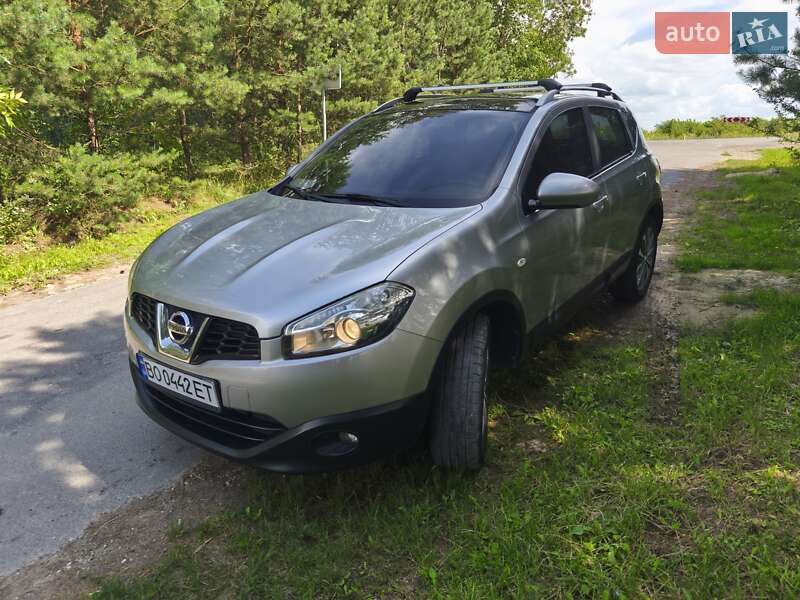 Позашляховик / Кросовер Nissan Qashqai 2010 в Тернополі