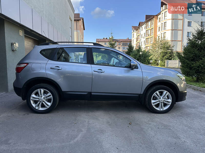 Позашляховик / Кросовер Nissan Qashqai 2012 в Рівному