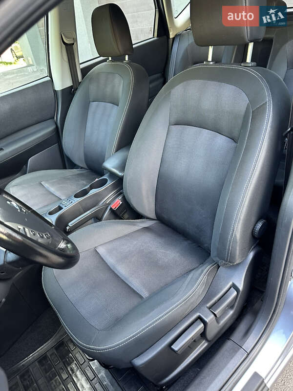 Позашляховик / Кросовер Nissan Qashqai 2012 в Рівному