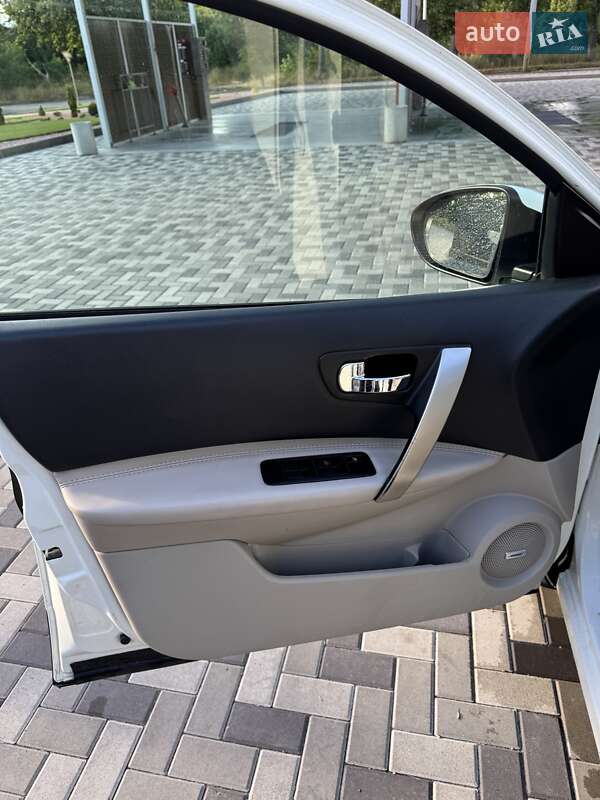 Внедорожник / Кроссовер Nissan Qashqai 2011 в Каневе