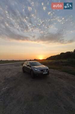 Позашляховик / Кросовер Nissan Qashqai 2012 в Сумах