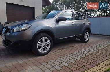 Внедорожник / Кроссовер Nissan Qashqai 2012 в Стебнику