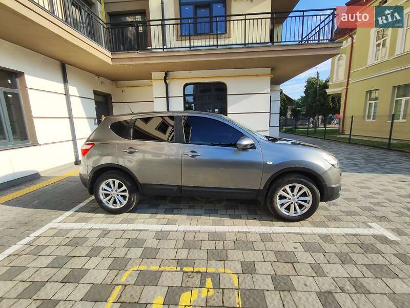 Внедорожник / Кроссовер Nissan Qashqai 2011 в Мостиске