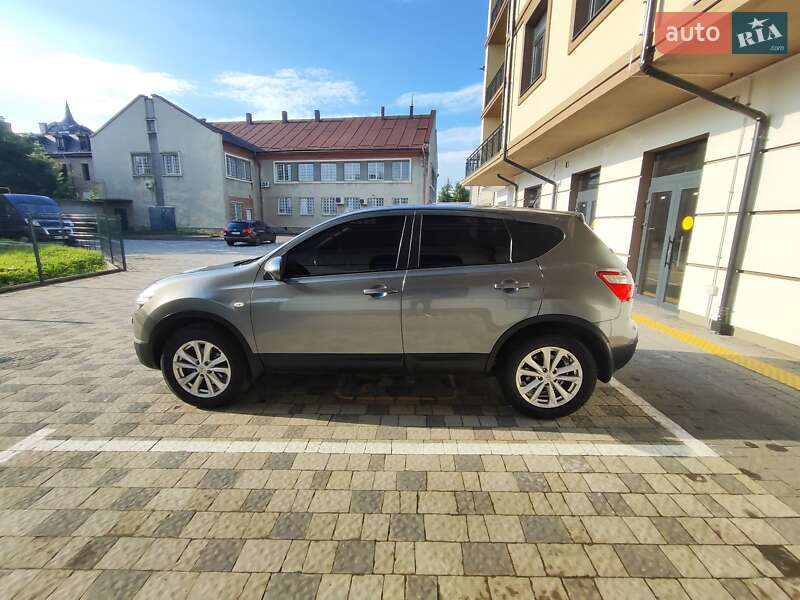 Внедорожник / Кроссовер Nissan Qashqai 2011 в Мостиске