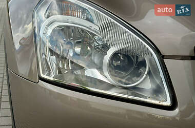 Внедорожник / Кроссовер Nissan Qashqai 2010 в 