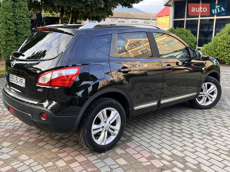 Внедорожник / Кроссовер Nissan Qashqai 2010 в Черновцах