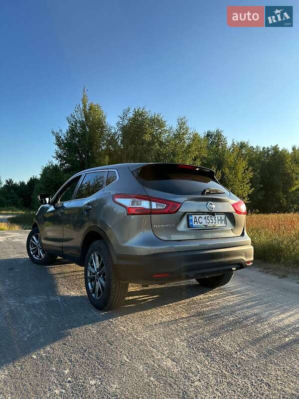Позашляховик / Кросовер Nissan Qashqai 2016 в Камені-Каширському