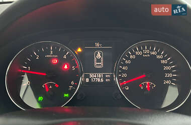 Внедорожник / Кроссовер Nissan Qashqai 2010 в 