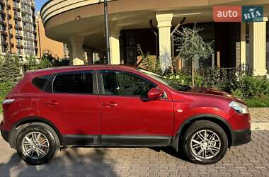 Внедорожник / Кроссовер Nissan Qashqai 2012 в 