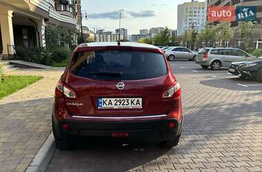 Внедорожник / Кроссовер Nissan Qashqai 2012 в 