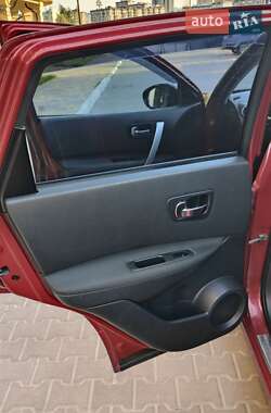 Внедорожник / Кроссовер Nissan Qashqai 2012 в 
