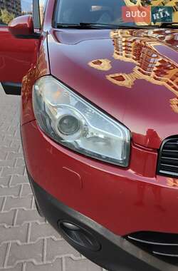 Внедорожник / Кроссовер Nissan Qashqai 2012 в 