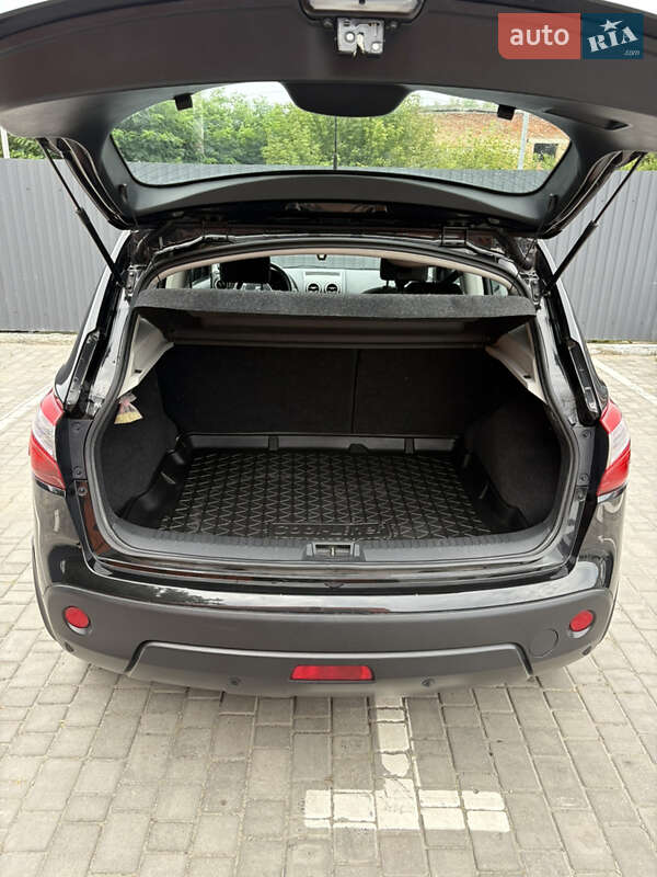 Внедорожник / Кроссовер Nissan Qashqai 2011 в Ровно