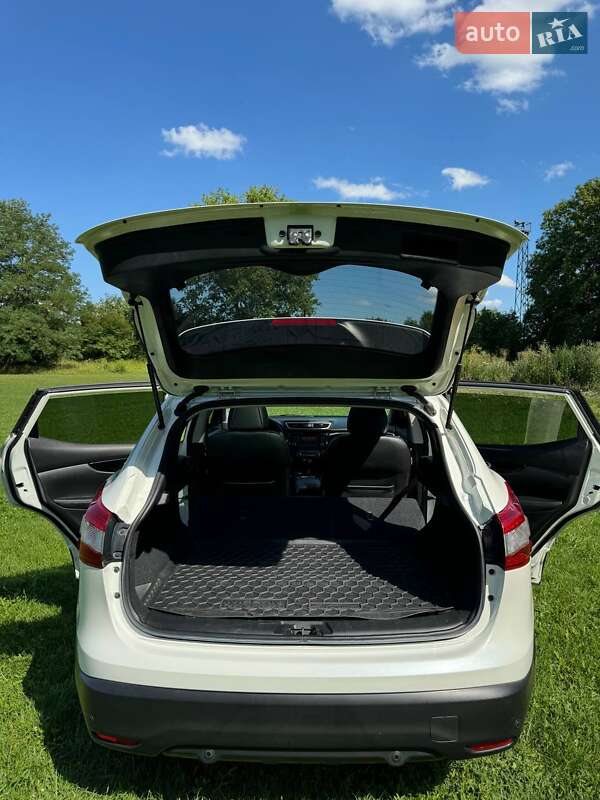 Позашляховик / Кросовер Nissan Qashqai 2015 в Хмельницькому