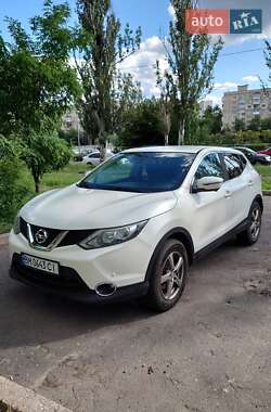 Позашляховик / Кросовер Nissan Qashqai 2015 в Ромнах