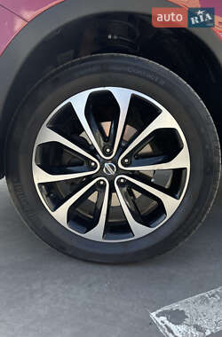 Внедорожник / Кроссовер Nissan Qashqai 2012 в 
