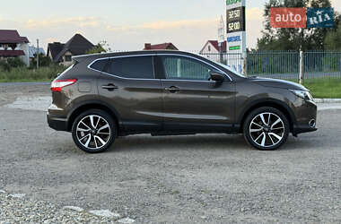 Внедорожник / Кроссовер Nissan Qashqai 2014 в 