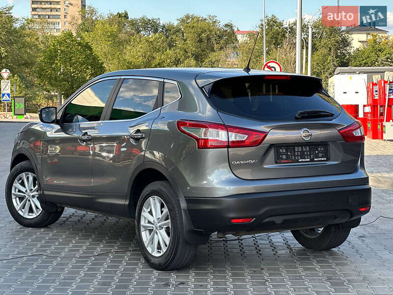 Внедорожник / Кроссовер Nissan Qashqai 2017 в Днепре
