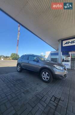 Внедорожник / Кроссовер Nissan Qashqai 2012 в Новоархангельске