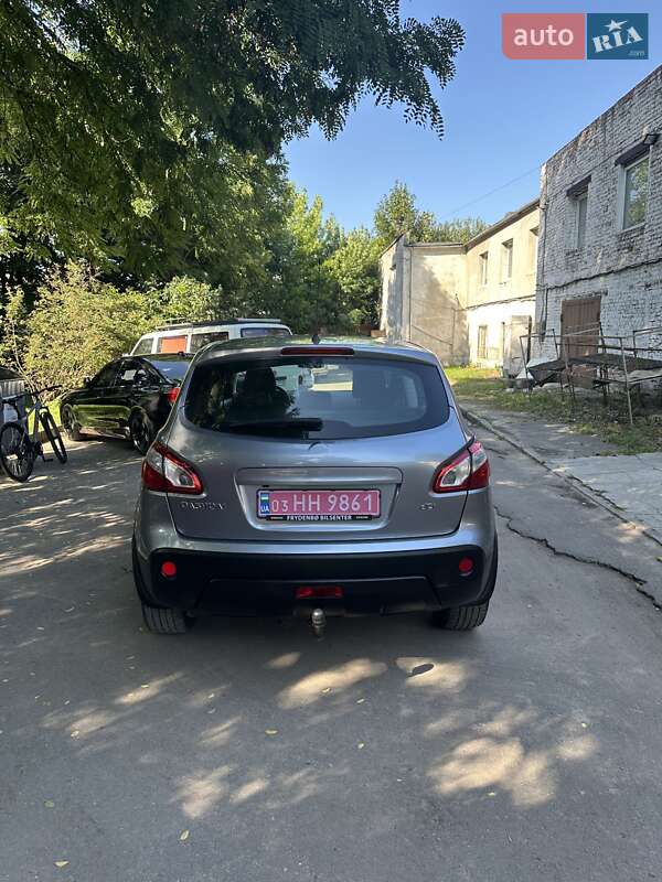 Внедорожник / Кроссовер Nissan Qashqai 2011 в Львове