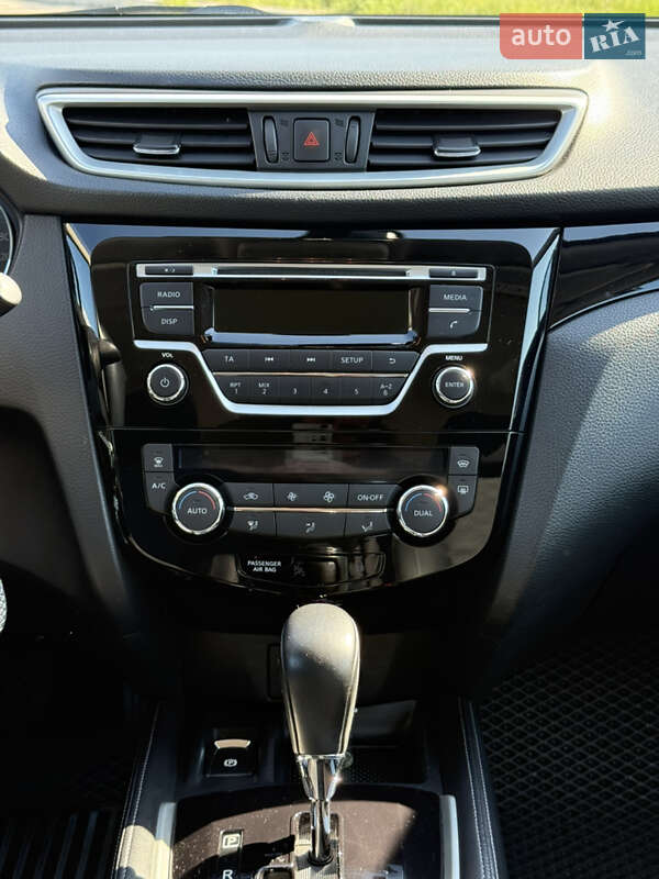 Внедорожник / Кроссовер Nissan Qashqai 2016 в Киеве