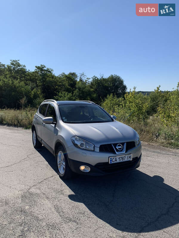 Внедорожник / Кроссовер Nissan Qashqai 2010 в Умани
