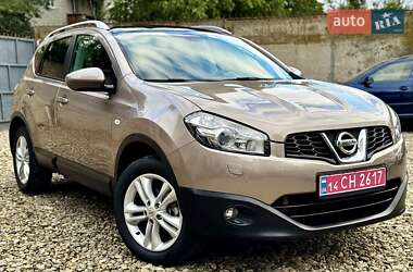 Позашляховик / Кросовер Nissan Qashqai 2010 в Стрию