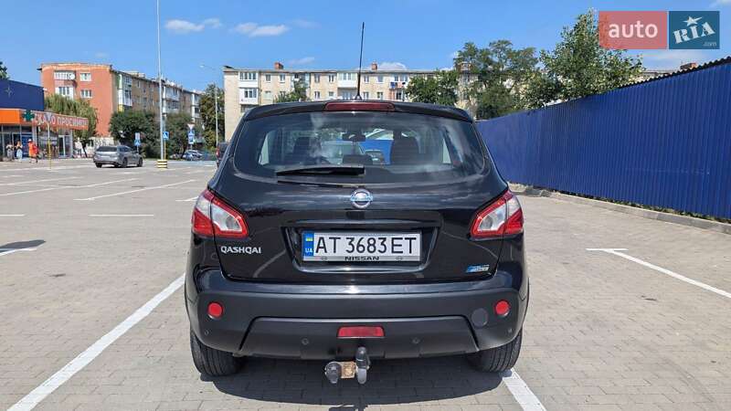 Позашляховик / Кросовер Nissan Qashqai 2010 в Калуші