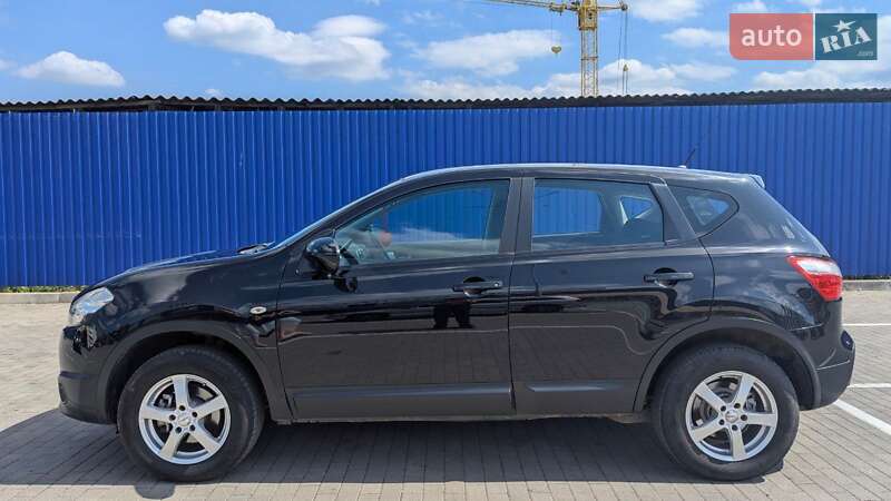 Позашляховик / Кросовер Nissan Qashqai 2010 в Калуші
