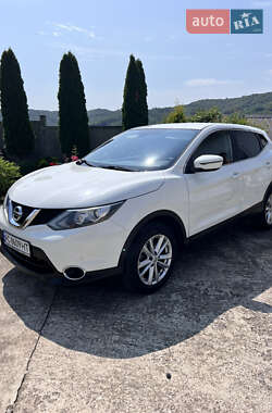 Внедорожник / Кроссовер Nissan Qashqai 2015 в Нововолынске