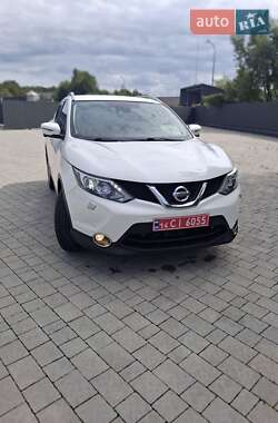Внедорожник / Кроссовер Nissan Qashqai 2015 в 