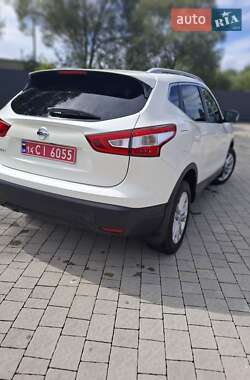 Внедорожник / Кроссовер Nissan Qashqai 2015 в 