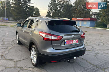Внедорожник / Кроссовер Nissan Qashqai 2014 в 
