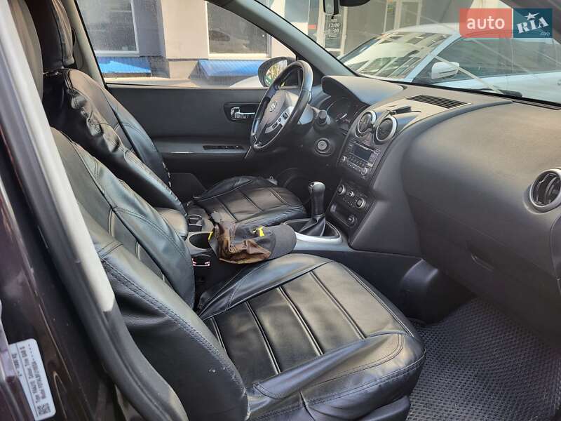 Позашляховик / Кросовер Nissan Qashqai 2010 в Черкасах фото 9 Позашляховик / Кросовер Nissan Qashqai 2010 в Черкасах