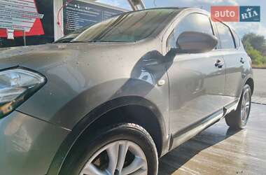 Внедорожник / Кроссовер Nissan Qashqai 2013 в 