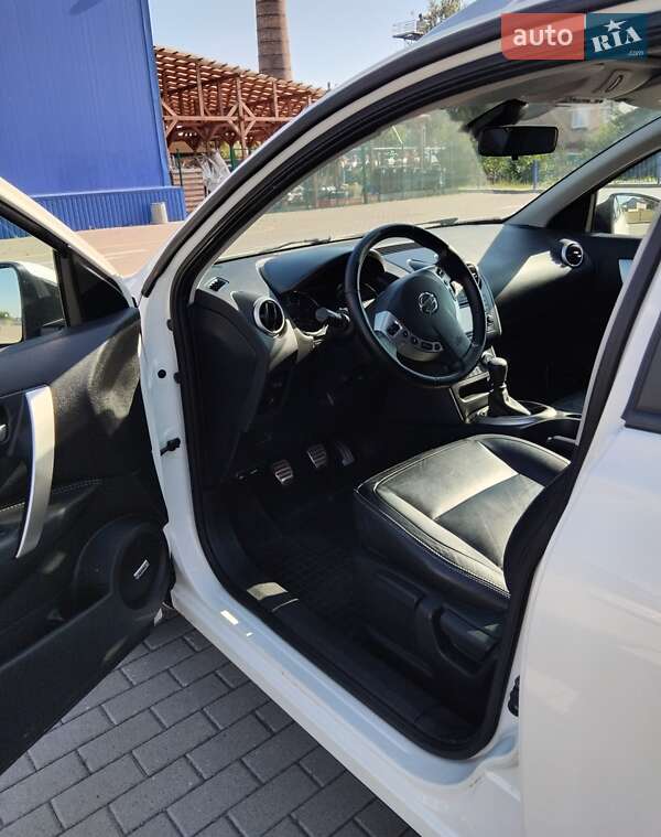 Внедорожник / Кроссовер Nissan Qashqai 2013 в Нововолынске