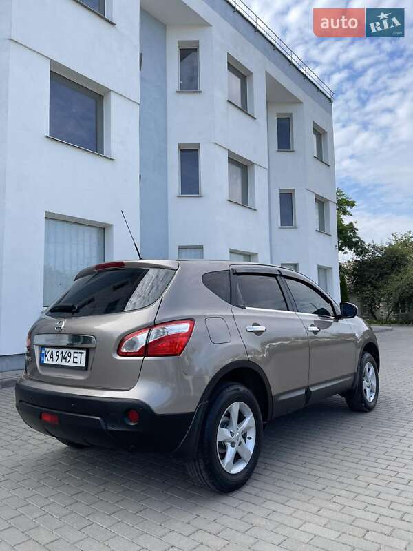 Позашляховик / Кросовер Nissan Qashqai 2011 в Житомирі