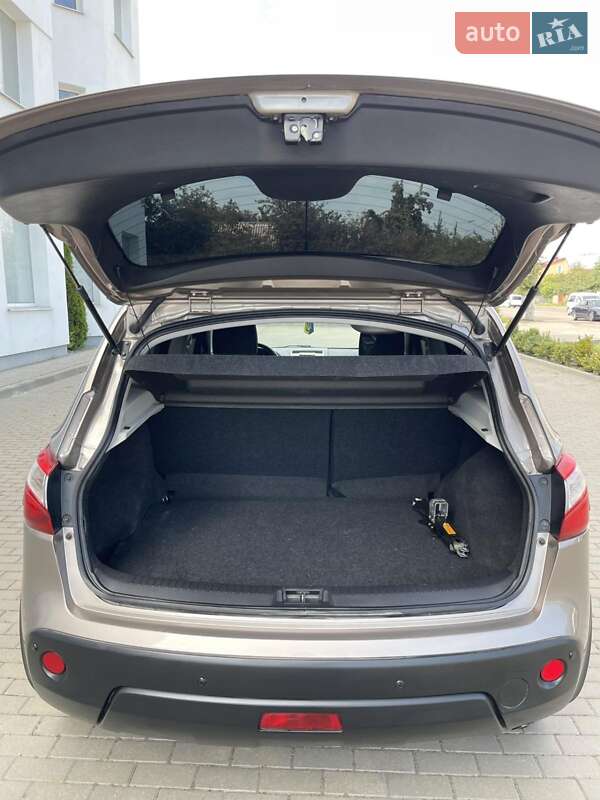 Позашляховик / Кросовер Nissan Qashqai 2011 в Житомирі