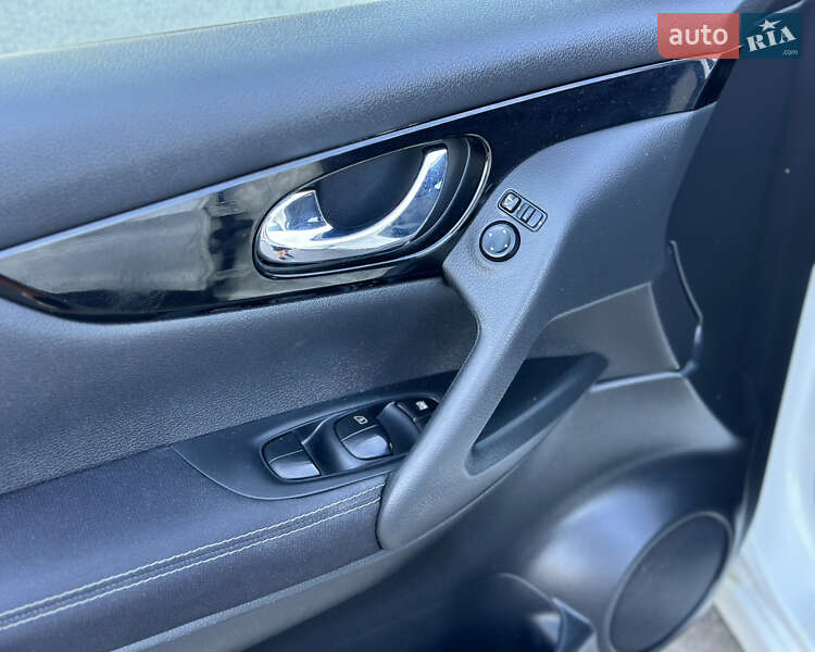 Внедорожник / Кроссовер Nissan Qashqai 2016 в Киеве