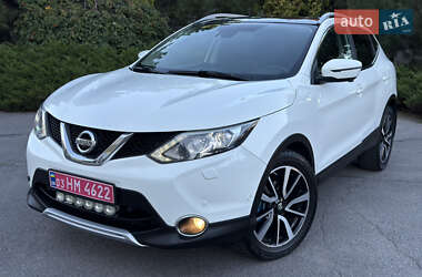 Позашляховик / Кросовер Nissan Qashqai 2015 в Полтаві
