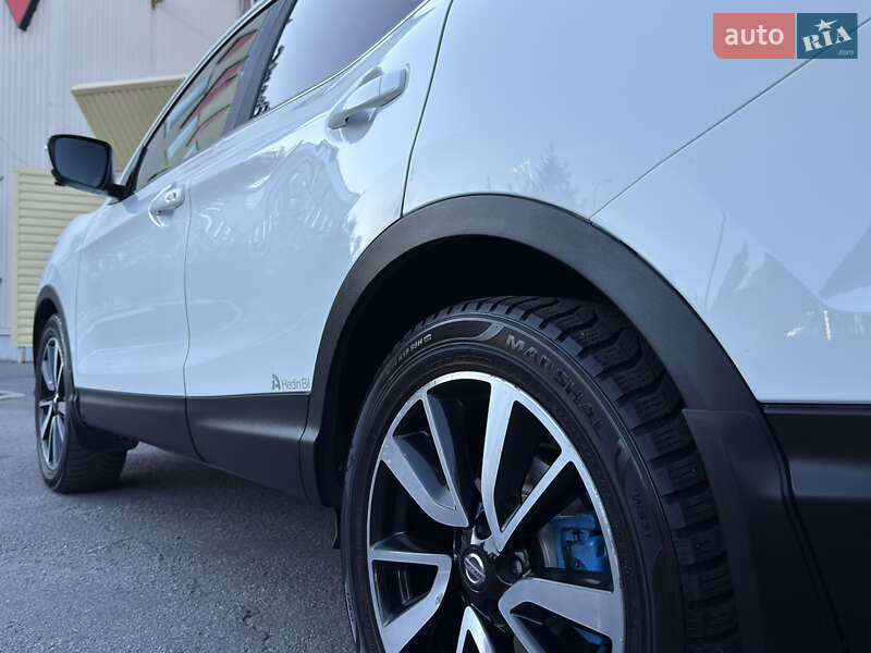 Внедорожник / Кроссовер Nissan Qashqai 2015 в Полтаве