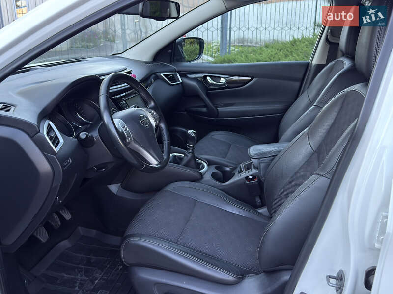 Внедорожник / Кроссовер Nissan Qashqai 2015 в Полтаве