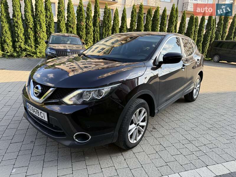 Внедорожник / Кроссовер Nissan Qashqai 2016 в Ужгороде