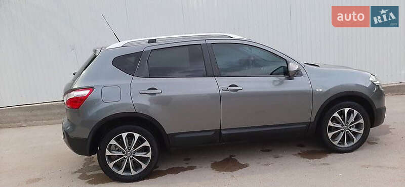 Внедорожник / Кроссовер Nissan Qashqai 2011 в Черновцах