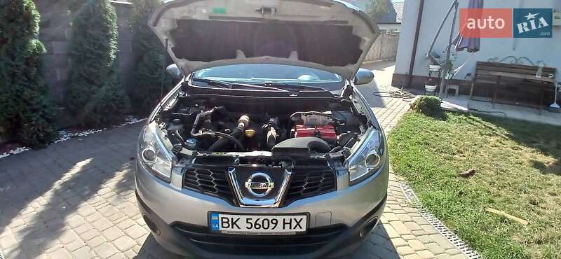 Внедорожник / Кроссовер Nissan Qashqai 2011 в Ровно