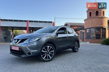 Позашляховик / Кросовер Nissan Qashqai 2016 в Дубні