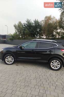 Внедорожник / Кроссовер Nissan Qashqai 2014 в 