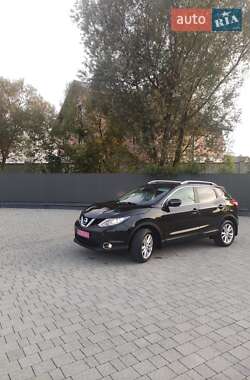 Внедорожник / Кроссовер Nissan Qashqai 2014 в 