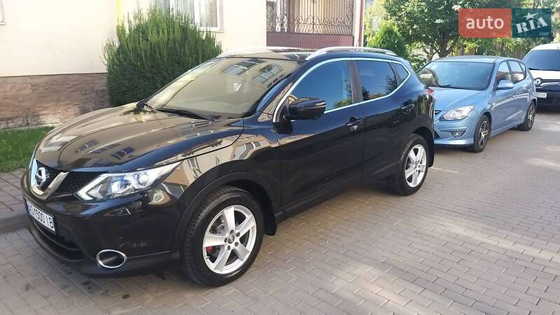 Внедорожник / Кроссовер Nissan Qashqai 2015 в Ужгороде