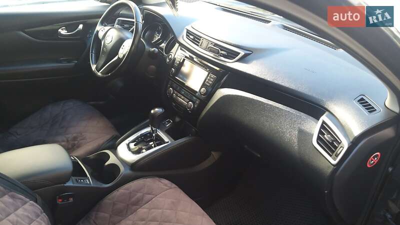 Внедорожник / Кроссовер Nissan Qashqai 2015 в Ужгороде